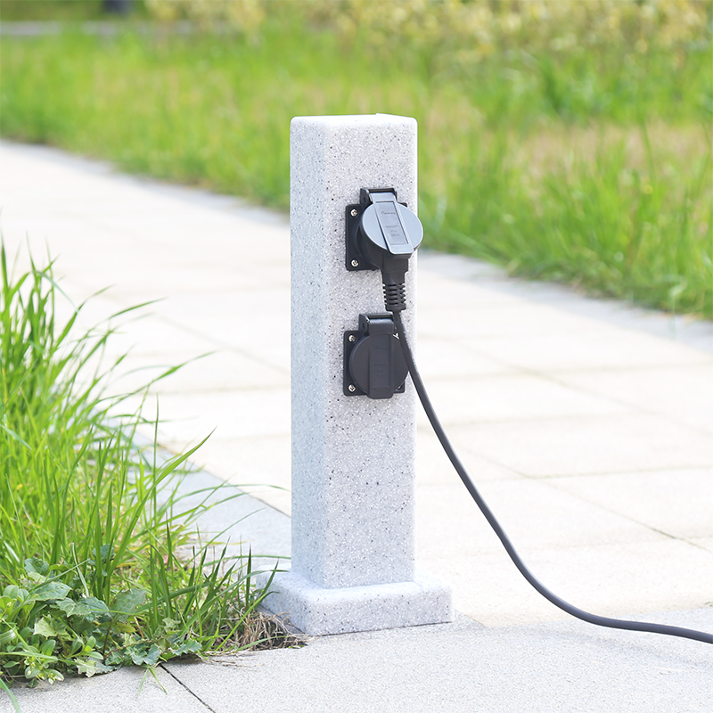 Outdoor Power Outlet Waterproof - 垂直電源ソケット PE 防水屋外ソケットヴィラ中庭庭用